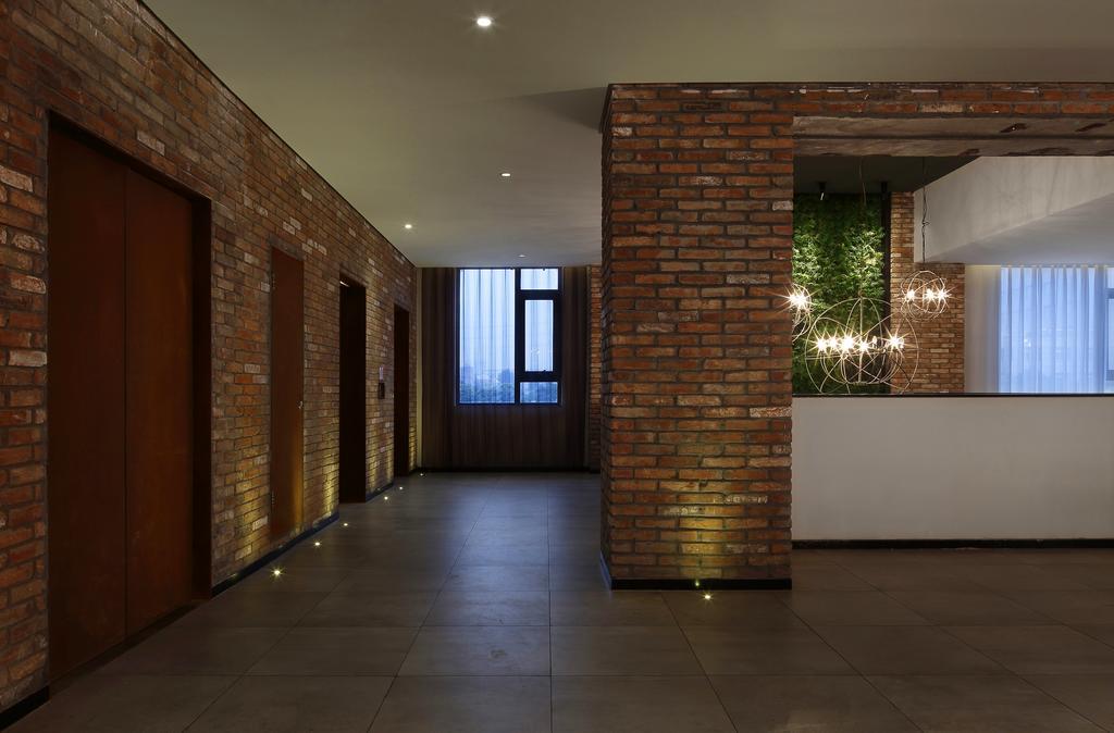 Ease House Luoyang Hotel Luoyang  Exterior photo